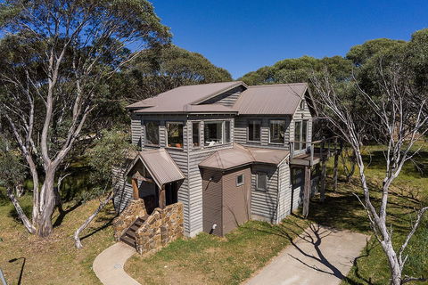 Alpenglow - Accommodation Directory 1