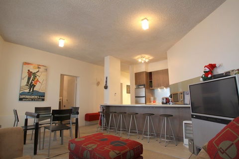 Beehive 18 - Accommodation Directory 1