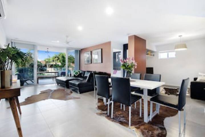 Bundall QLD Accommodation Directory