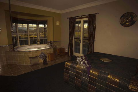 R On The Downs BnB & Spa Cottages - Accommodation Directory 7