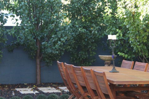 BEL MIREN ESSINGTON - Accommodation Directory 1
