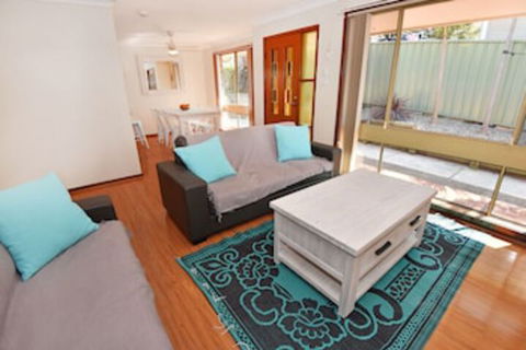 Hopetoun Villa - Accommodation Directory 0