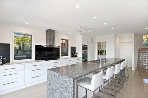 Ultimate Beach House - Accommodation Directory 6