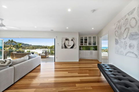 Ultimate Beach House - Accommodation Directory 2