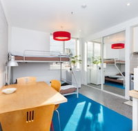 HENRIETTA Carlton Studio Apartment - Accommodation Directory