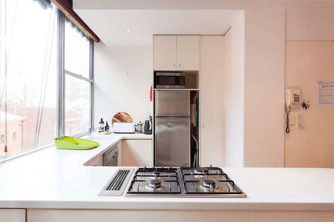 BENJAMIN, 2BDR Melbourne Apartment - Accommodation Directory 2