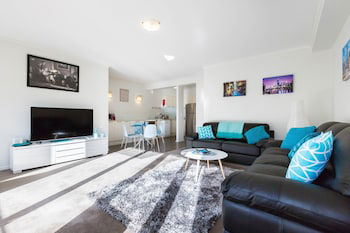KAYLA, 2BDR Southbank Apartment - Accommodation Directory 1