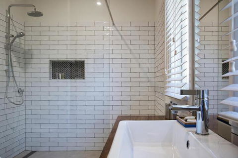 Alvie - Accommodation Directory 6