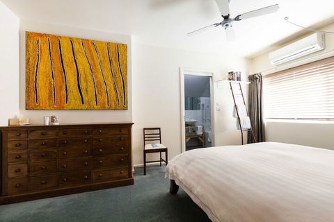 KELLY, 3BDR Northcote House - Accommodation Directory 5