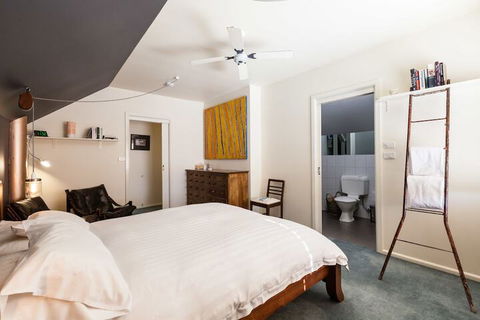 KELLY, 3BDR Northcote House - Accommodation Directory 6