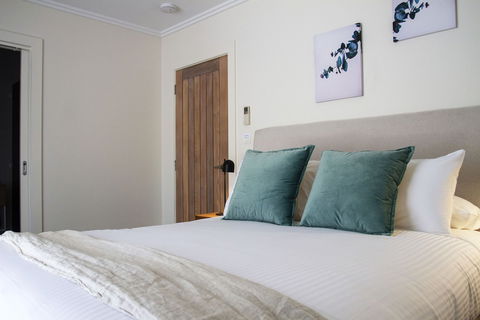 Balgownie Estate Winery Retreat & Restaurant - Accommodation Directory 5