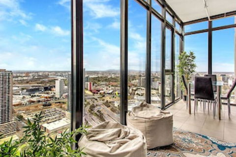 MJ Shortstay Bank Apartments - Accommodation Directory 7