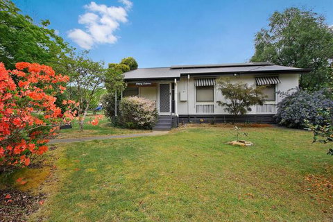 Delany Surprise Pet Friendly House - Accommodation Directory 5