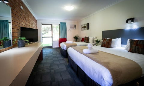 Hotel Clipper - Accommodation Directory 1