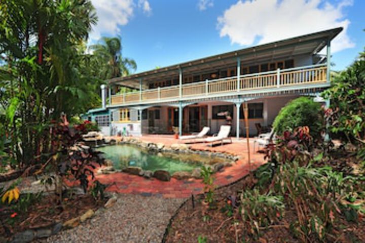 Stratford QLD Accommodation Directory