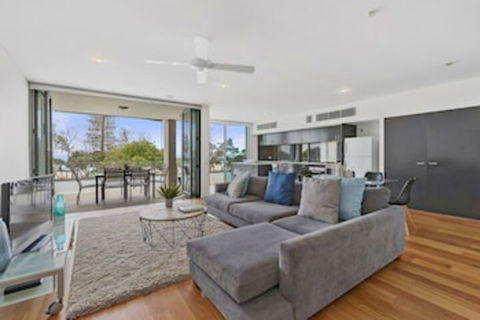 KINGSCLIFF NOR NOR EAST 101 On MARINE PARADE - Accommodation Directory 0
