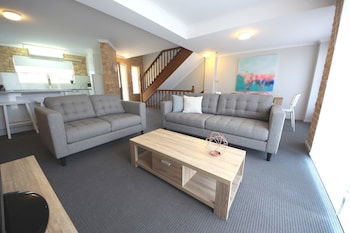 Ocean Shores Unit  No 4 - Accommodation Directory 1