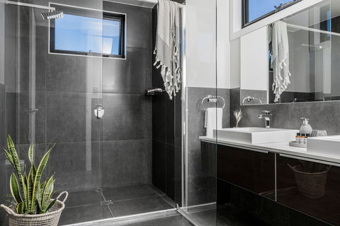 A PERFECT STAY - Catalina's - Accommodation Directory 5