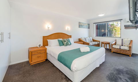 Adrift Apartments - Accommodation Directory 5