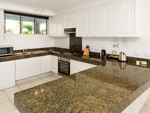 Lagoon 006 On Hamilton Island - Accommodation Directory 4