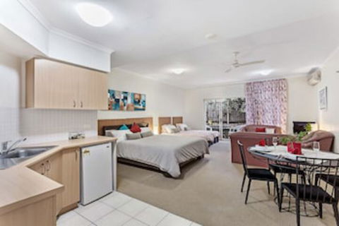 Zenith Studio Unit 3, 10 Messines Street - Accommodation Directory 0