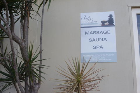 Aqualuna Apartments - Accommodation Directory 4