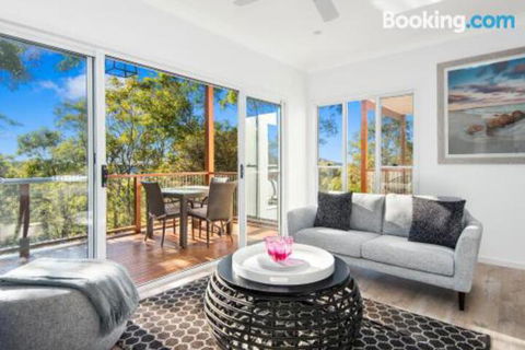 Avalon Tree House - Accommodation Directory 3