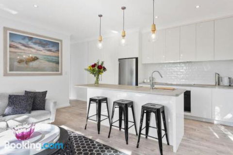 Avalon Tree House - Accommodation Directory 5