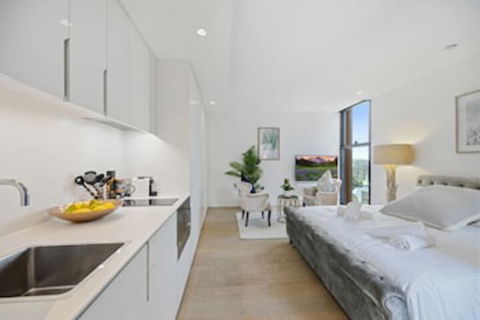 Luxury Home Hidden In The Urban Oasis - Accommodation Directory 0