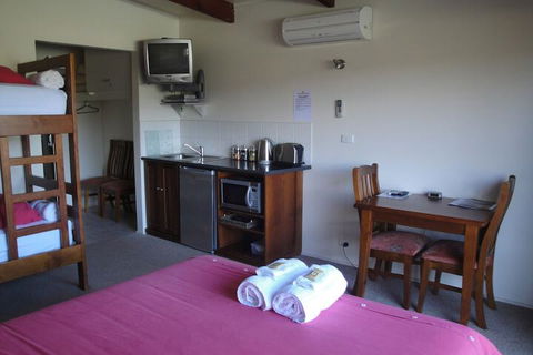 Delatite Apartments Merrijig - Accommodation Directory 4