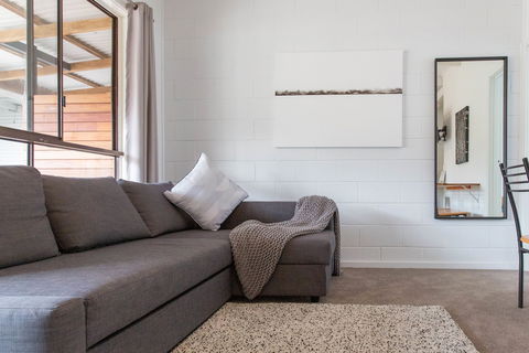 Prom Coast Apartments - Accommodation Directory 1