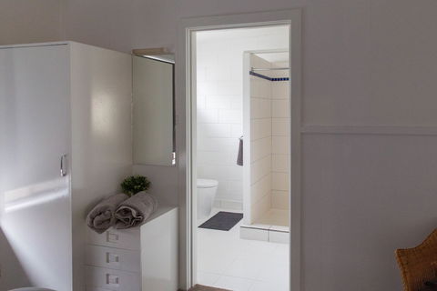 Prom Coast Apartments - Accommodation Directory 3