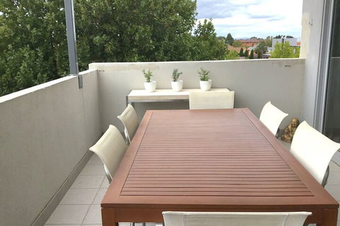 Essendon Sub Penthouse On Napier - Accommodation Directory 1