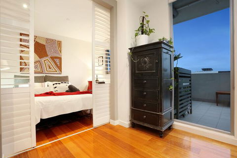 Essendon Sub Penthouse On Napier - Accommodation Directory 6