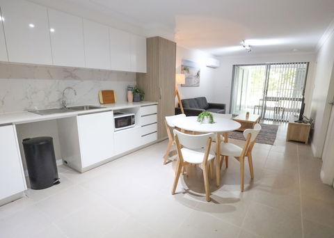 Lakeview Suites - Accommodation Directory 6