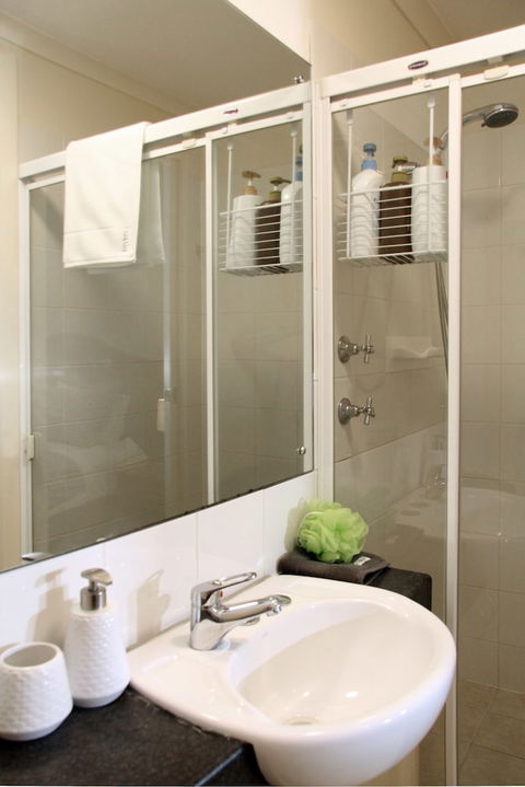 Adelaide CBD Apartment - 3BR, 2Bath & Carpark - Accommodation Directory 2