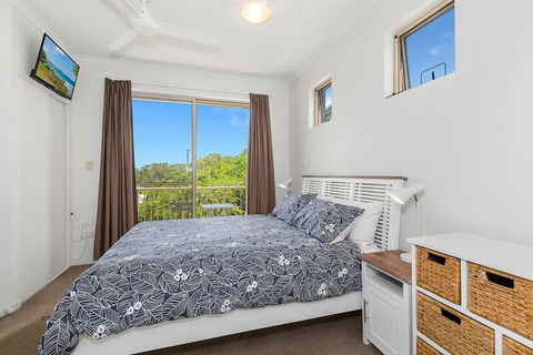 BEACH BLISS LUXURIOUS APARTMENT With POOL - Accommodation Directory 5