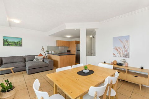 BEACH BLISS LUXURIOUS APARTMENT With POOL - Accommodation Directory 4