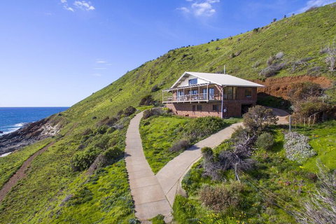 Cliffs End Beach Shack 105 Gold Coast Drive Carrickalinga - Accommodation Directory 2