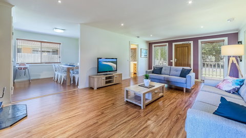 Loch Retreat 550m TO Town - Accommodation Directory 6