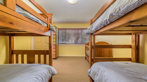 Loch Retreat 550m TO Town - Accommodation Directory 1