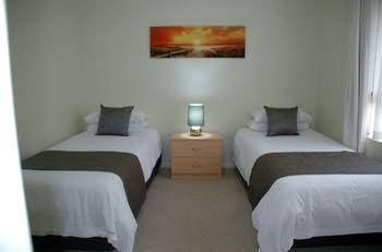 Beachside Apartment - Accommodation Directory 0