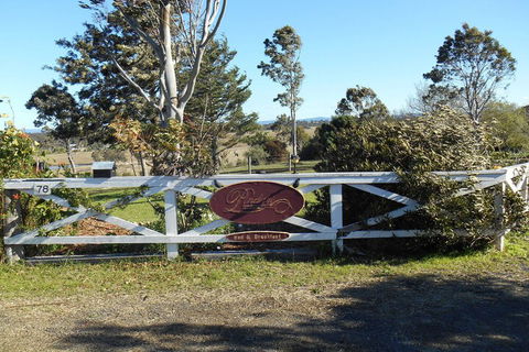 Pindari House - Accommodation Directory 2