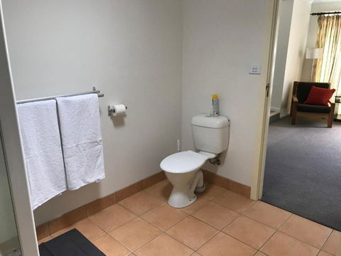 Oatlands Retreat - Accommodation Directory 3