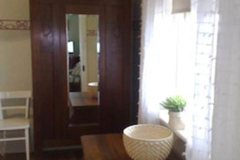 Charlie Bates Cottage - Accommodation Directory 7
