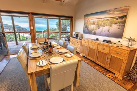 Sea Dragon Lodge & Villas - Accommodation Directory 7
