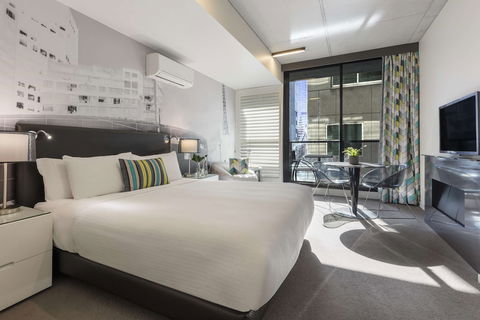 Oaks Melbourne On William Suites - Accommodation Directory 5