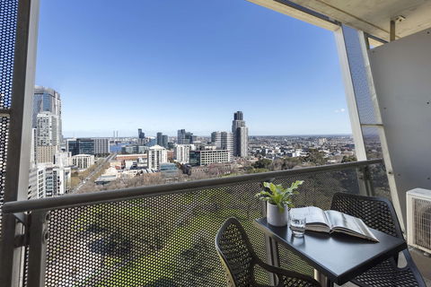 Oaks Melbourne On William Suites - Accommodation Directory 6