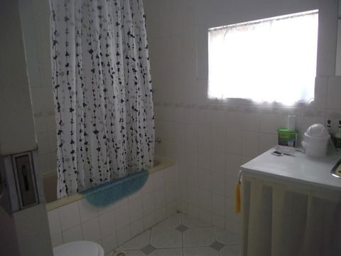 Aly's Cottage - Accommodation Directory 4