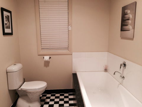 Lotte's Cottage - Accommodation Directory 4